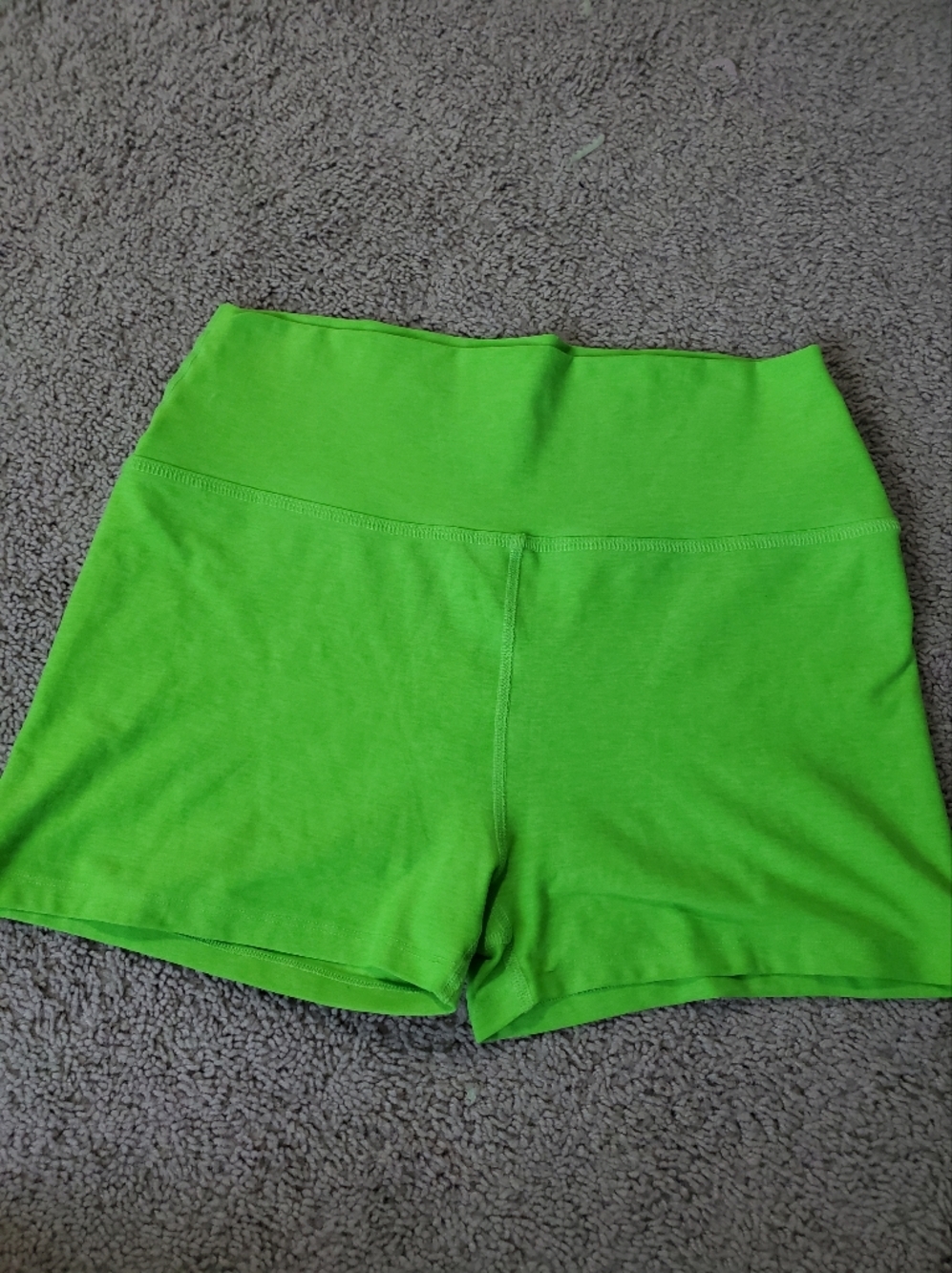 Beyond Yoga Bright Green Biker Shorts Size XL